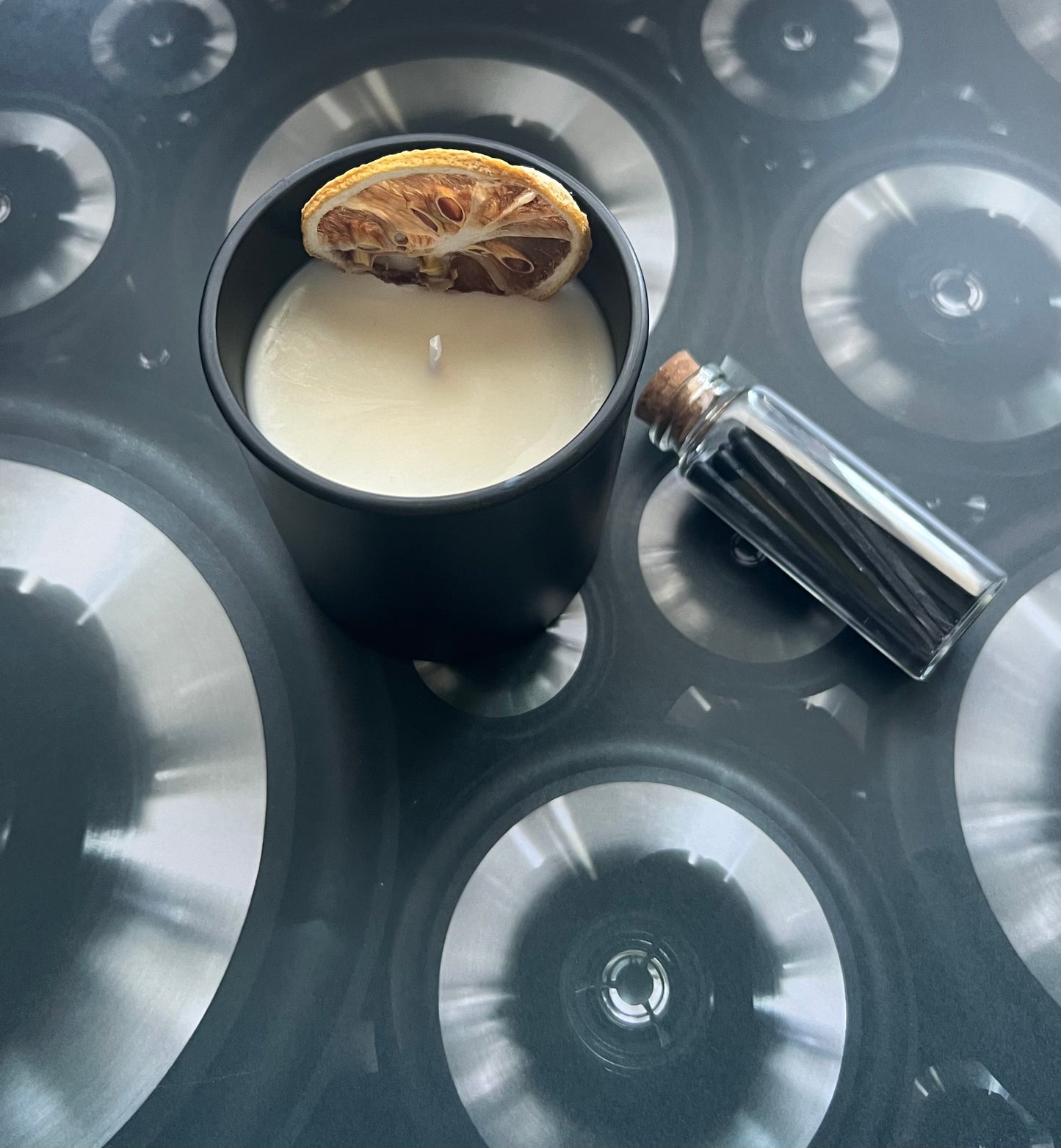 R&B Scentz Candle - 10 oz